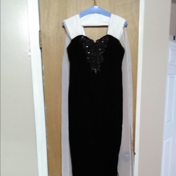 Dress - Picture 2 of 2